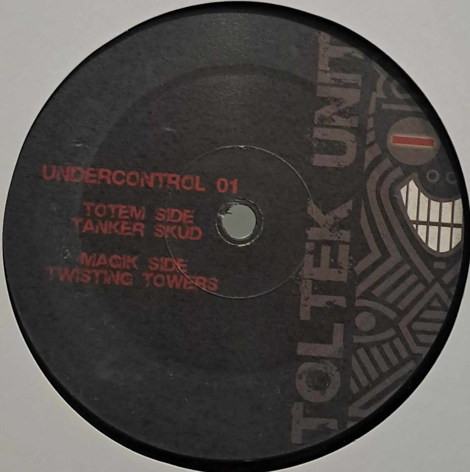 Undercontrol 01 - vinyle freetekno